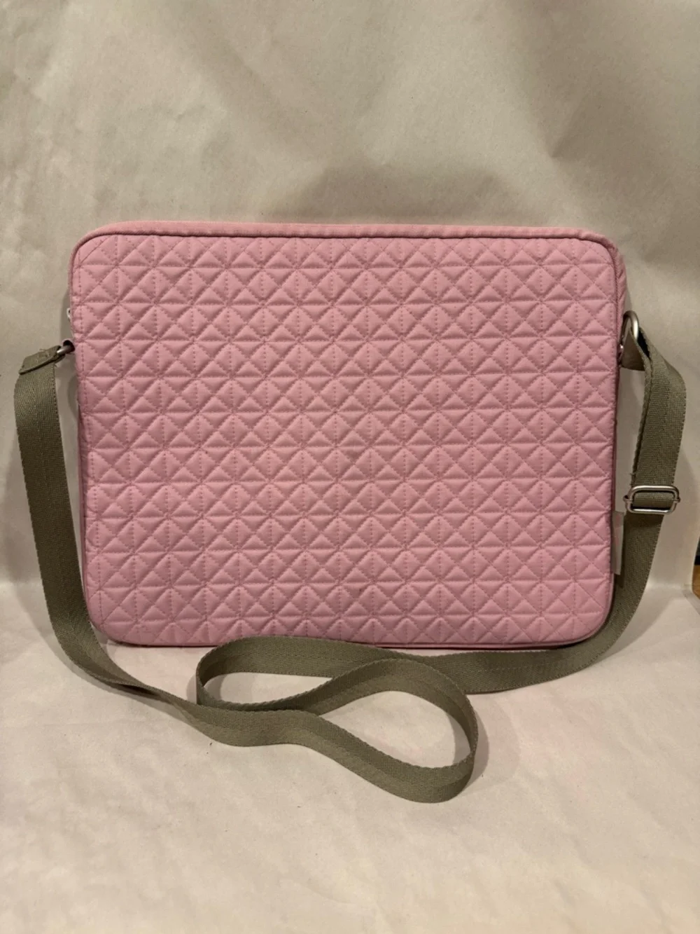 Belkin Quilted Pink Padded Laptop Computer PC Sleeve Carrying Case Bag 15”